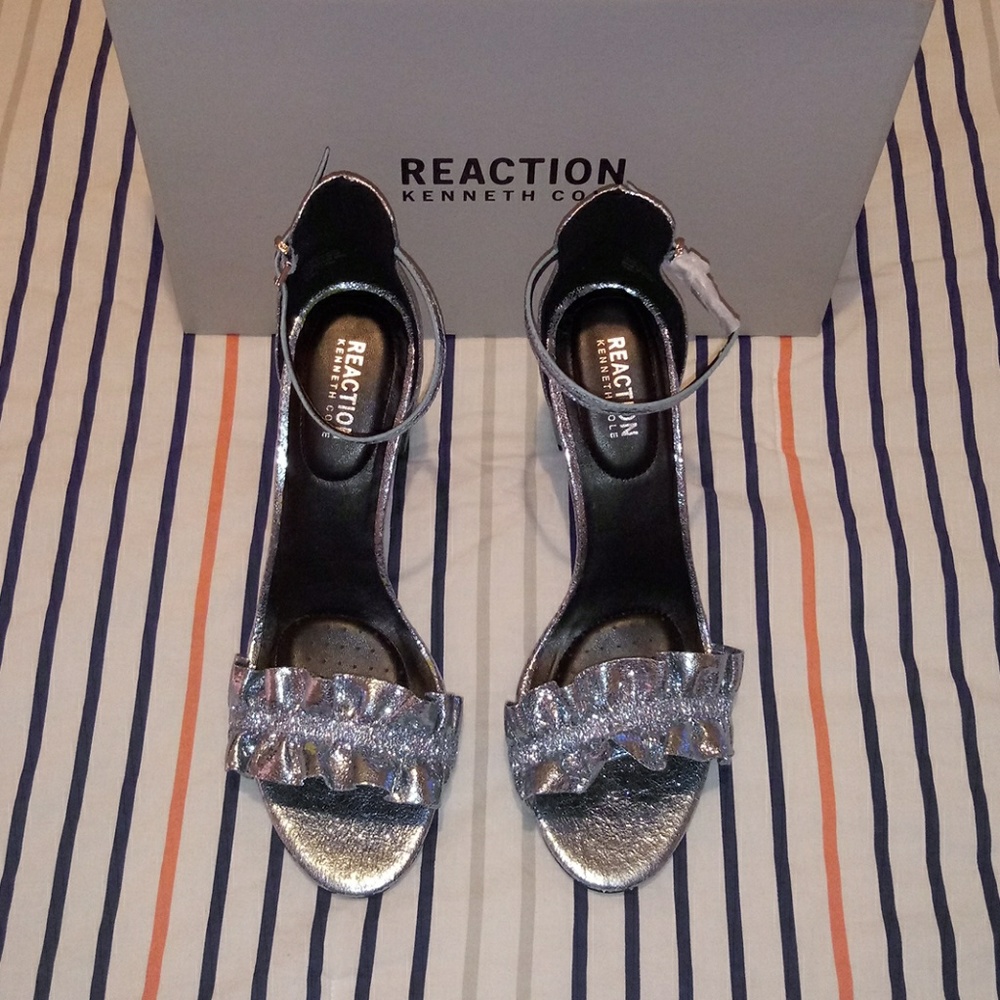 Kenneth Cole Rise Ruffle Heels 9.5 - Picture 5 of 12